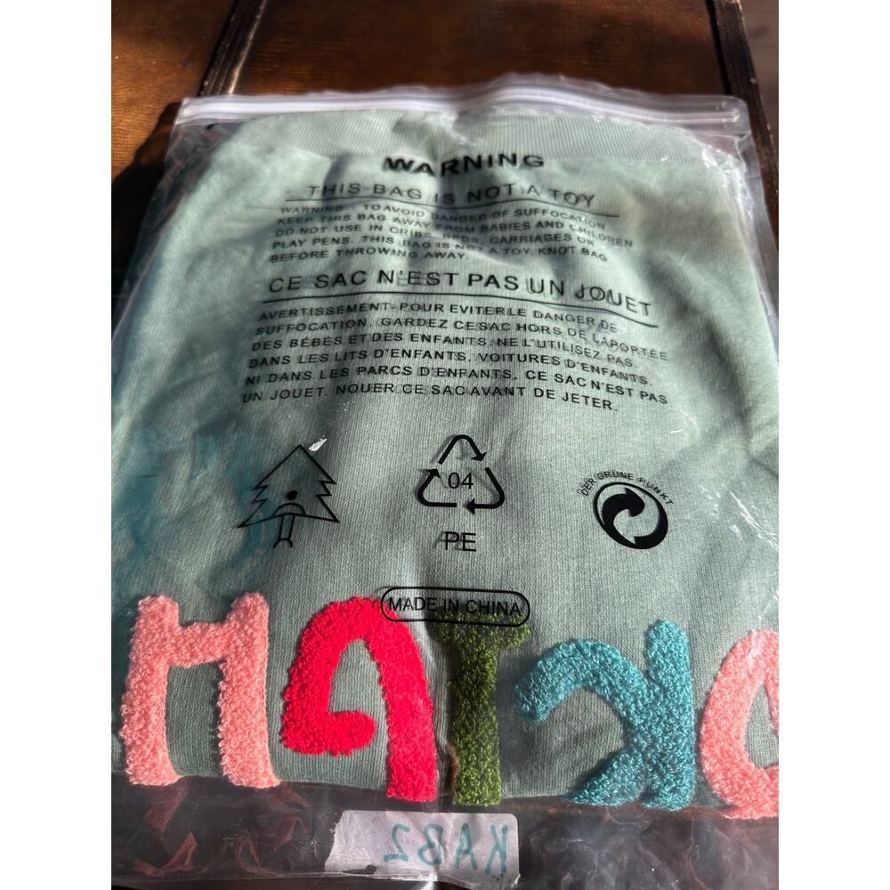 NWT Samring Christmas Sweatshirt Oversized Merry and Bright Sz Small - Picture 2 of 3
